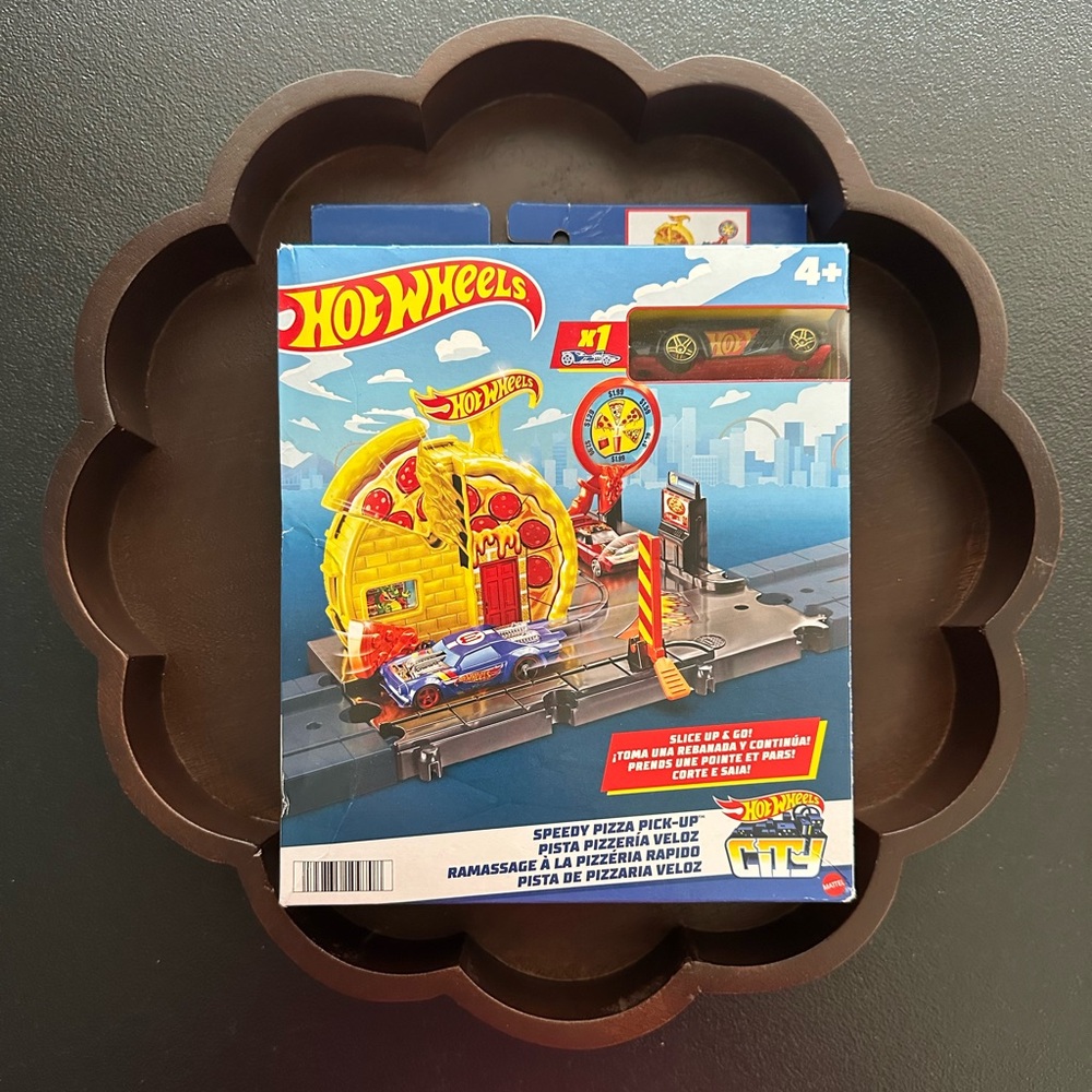 Hot Wheels Speedy Pizza Pick Up Playset